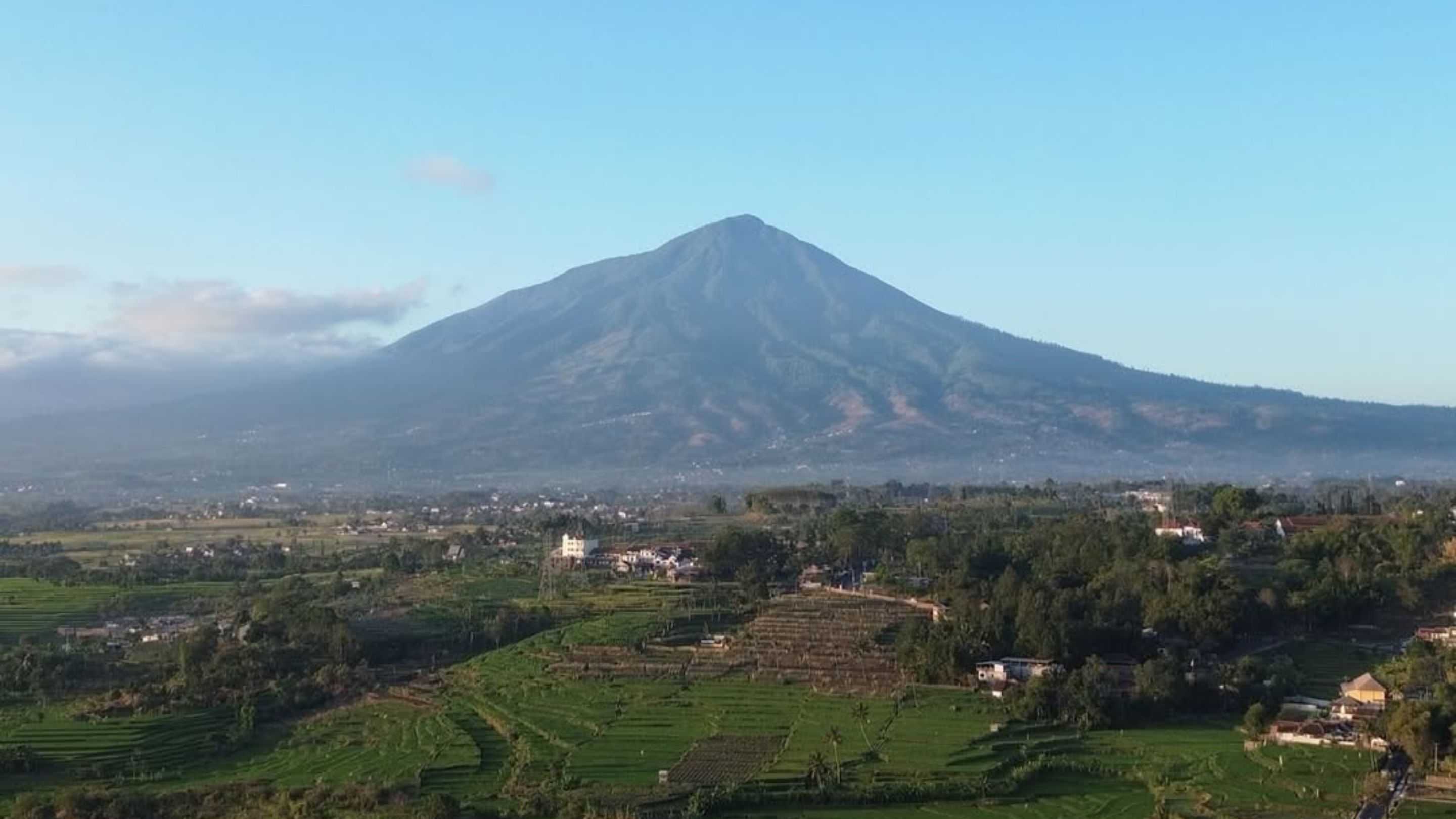 Garut Masuk Deretan Gunung Tertinggi di Jawa Barat, Cek Daftarnya!